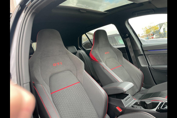 Volkswagen Golf 2.0 TSI GTI Clubsport IQ Panorama Garantie Dealer Onderhouden Volkswagen Golf 2.0 TSI GTI Clubsport IQ Panorama Garantie Dealer Onderhouden