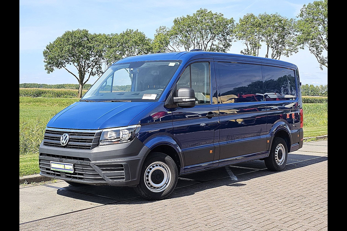 Volkswagen Crafter 35 2.0 TDI L3H2 Airco, Navi, Trekhaak, Carplay, 3 Zits, Euro6, 140 PK! Volkswagen Crafter 35 2.0 TDI L3H2 Airco, Navi, Trekhaak, Carplay, 3 Zits, Euro6, 140 PK!