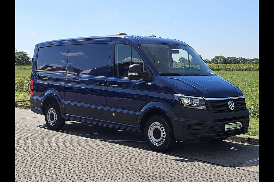 Volkswagen Crafter 35 2.0 TDI L3H2 Airco, Navi, Trekhaak, Carplay, 3 Zits, Euro6, 140 PK! Volkswagen Crafter 35 2.0 TDI L3H2 Airco, Navi, Trekhaak, Carplay, 3 Zits, Euro6, 140 PK!