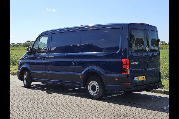 Volkswagen Crafter 35 2.0 TDI L3H2 Airco, Navi, Trekhaak, Carplay, 3 Zits, Euro6, 140 PK! Volkswagen Crafter 35 2.0 TDI L3H2 Airco, Navi, Trekhaak, Carplay, 3 Zits, Euro6, 140 PK!