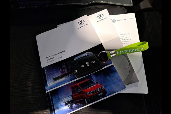 Volkswagen Crafter 35 2.0 TDI L3H2 Airco, Navi, Trekhaak, Carplay, 3 Zits, Euro6, 140 PK! Volkswagen Crafter 35 2.0 TDI L3H2 Airco, Navi, Trekhaak, Carplay, 3 Zits, Euro6, 140 PK!