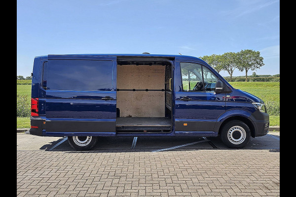 Volkswagen Crafter 35 2.0 TDI L3H2 Airco, Navi, Trekhaak, Carplay, 3 Zits, Euro6, 140 PK! Volkswagen Crafter 35 2.0 TDI L3H2 Airco, Navi, Trekhaak, Carplay, 3 Zits, Euro6, 140 PK!