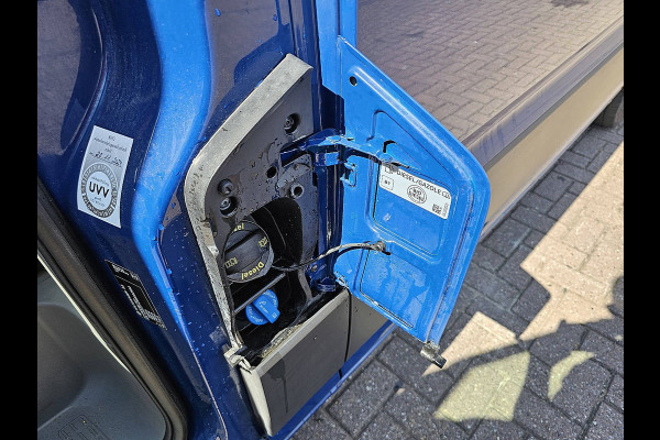 Volkswagen Crafter 35 2.0 TDI L3H2 Airco, Navi, Trekhaak, Carplay, 3 Zits, Euro6, 140 PK! Volkswagen Crafter 35 2.0 TDI L3H2 Airco, Navi, Trekhaak, Carplay, 3 Zits, Euro6, 140 PK!