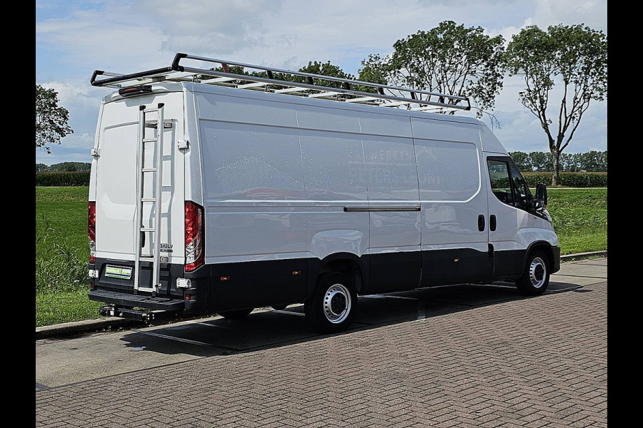 Iveco Daily 35S18HV 3.0 L5H3 ac automaat EURO6 cruisecontrol bluetooth carplay 3.0 ltr 3500 kg trekhaak Iveco Daily 35S18HV 3.0 L5H3 ac automaat EURO6 cruisecontrol bluetooth carplay 3.0 ltr 3500 kg trekhaak