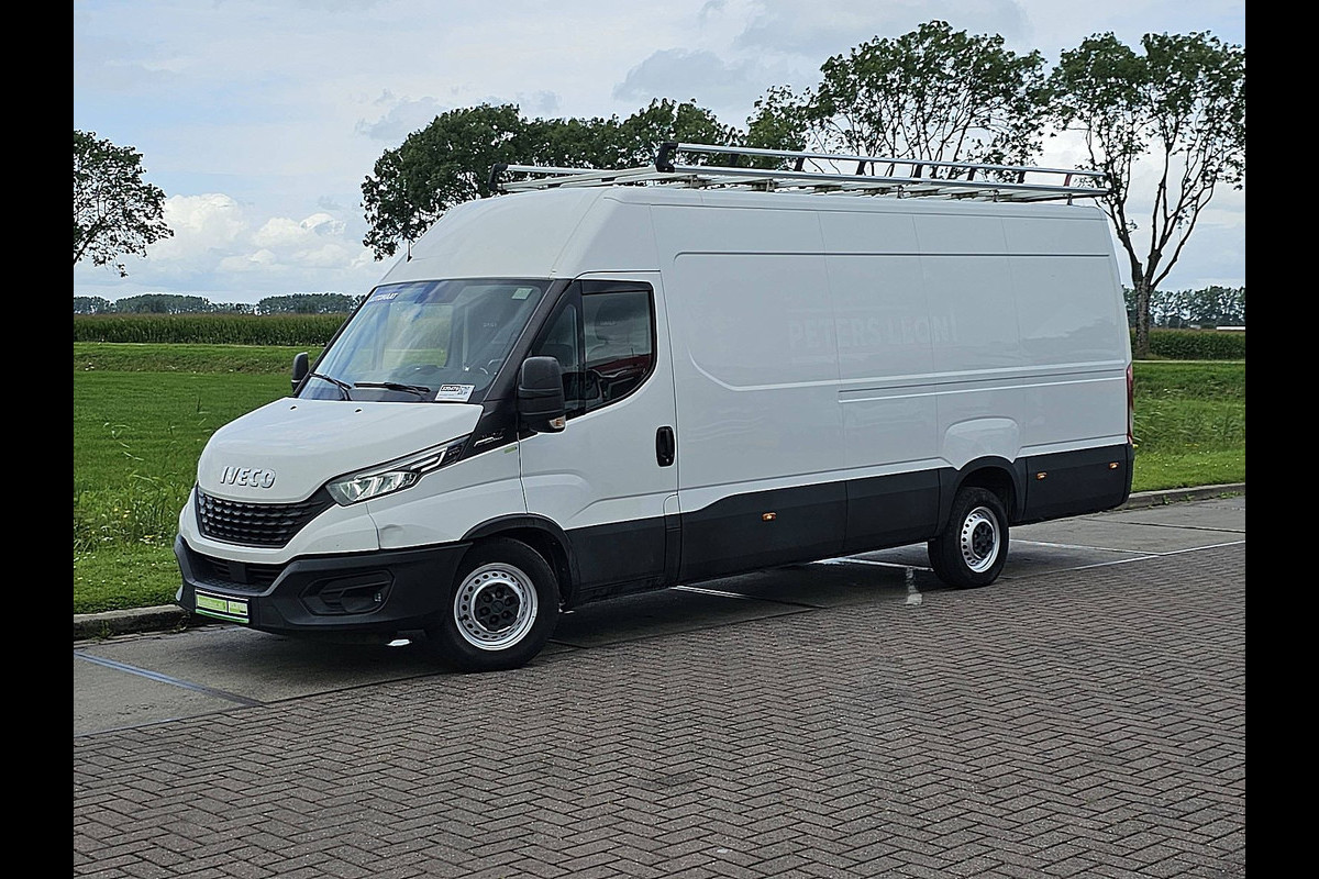 Iveco Daily 35S18HV 3.0 L5H3 ac automaat EURO6 cruisecontrol bluetooth carplay 3.0 ltr 3500 kg trekhaak Iveco Daily 35S18HV 3.0 L5H3 ac automaat EURO6 cruisecontrol bluetooth carplay 3.0 ltr 3500 kg trekhaak