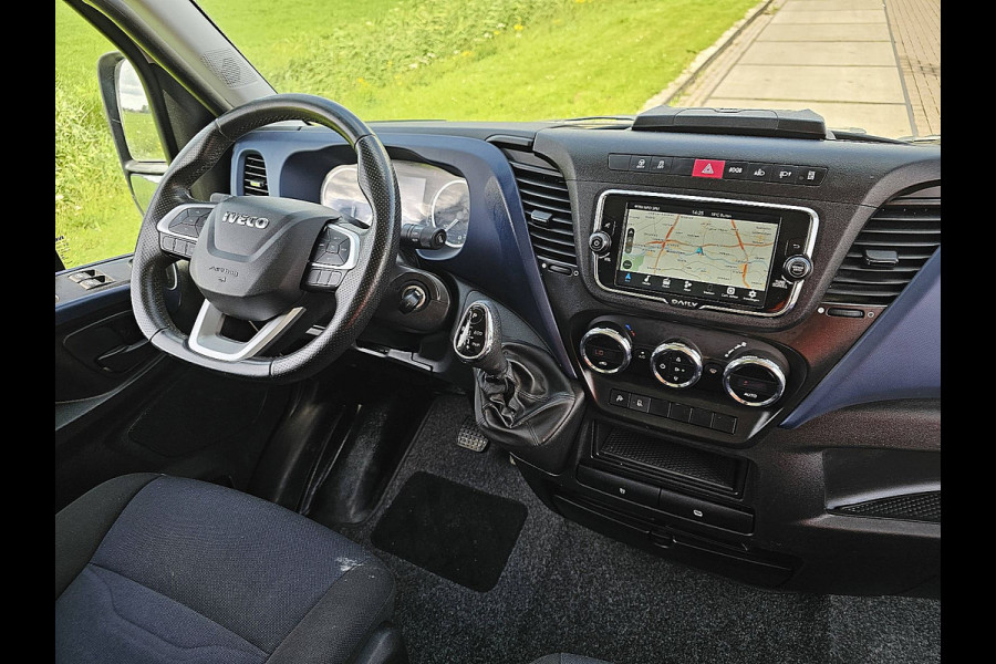 Iveco Daily 35S18HV 3.0 L5H3 ac automaat EURO6 cruisecontrol bluetooth carplay 3.0 ltr 3500 kg trekhaak Iveco Daily 35S18HV 3.0 L5H3 ac automaat EURO6 cruisecontrol bluetooth carplay 3.0 ltr 3500 kg trekhaak