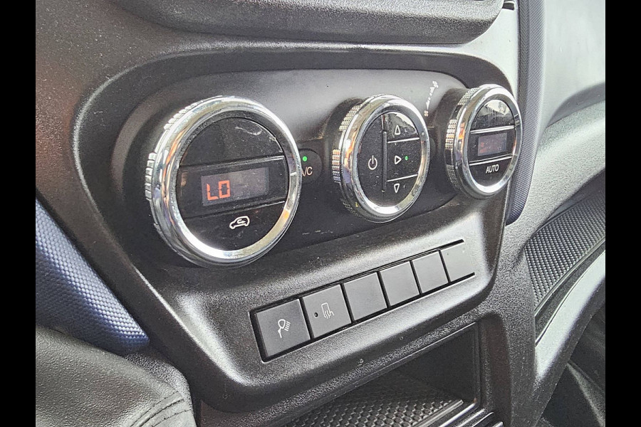 Iveco Daily 35S18HV 3.0 L5H3 ac automaat EURO6 cruisecontrol bluetooth carplay 3.0 ltr 3500 kg trekhaak Iveco Daily 35S18HV 3.0 L5H3 ac automaat EURO6 cruisecontrol bluetooth carplay 3.0 ltr 3500 kg trekhaak