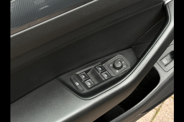 Volkswagen Arteon 2.0 TSI Business R R Line Panoramadak Adapt. Cruise LED Leer/Alcantara 18''LM Volkswagen Arteon 2.0 TSI Business R R Line Panoramadak Adapt. Cruise LED Leer/Alcantara 18''LM