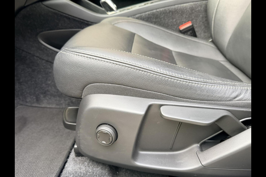 Volvo XC40 1.5 T5 Twin Engine Inscription Automaat | Leren bekleding | LED verlichting | Stoelverwarming | Getint glas | 19 inch lichtmetal Volvo XC40 1.5 T5 Twin Engine Inscription Automaat | Leren bekleding | LED verlichting | Stoelverwarming | Getint glas | 19 inch lichtmetal
