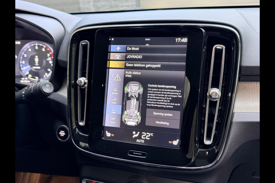 Volvo XC40 1.5 T5 Twin Engine Inscription Automaat | Leren bekleding | LED verlichting | Stoelverwarming | Getint glas | 19 inch lichtmetal Volvo XC40 1.5 T5 Twin Engine Inscription Automaat | Leren bekleding | LED verlichting | Stoelverwarming | Getint glas | 19 inch lichtmetal
