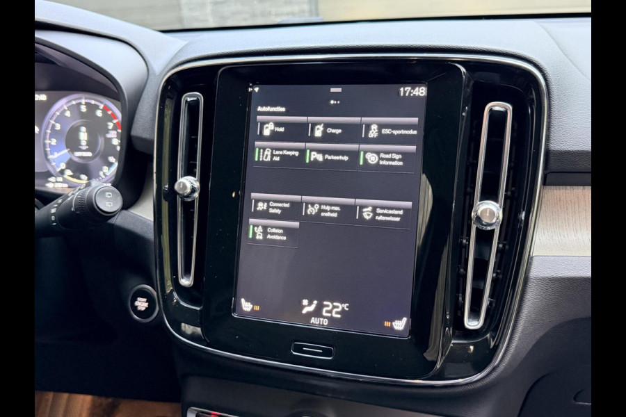 Volvo XC40 1.5 T5 Twin Engine Inscription Automaat | Leren bekleding | LED verlichting | Stoelverwarming | Getint glas | 19 inch lichtmetal Volvo XC40 1.5 T5 Twin Engine Inscription Automaat | Leren bekleding | LED verlichting | Stoelverwarming | Getint glas | 19 inch lichtmetal