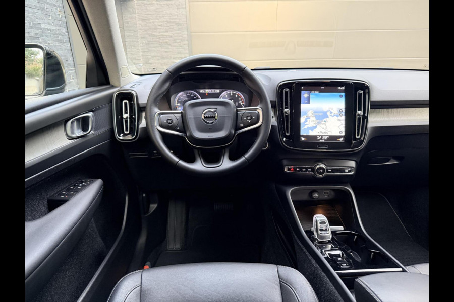 Volvo XC40 1.5 T5 Twin Engine Inscription Automaat | Leren bekleding | LED verlichting | Stoelverwarming | Getint glas | 19 inch lichtmetal Volvo XC40 1.5 T5 Twin Engine Inscription Automaat | Leren bekleding | LED verlichting | Stoelverwarming | Getint glas | 19 inch lichtmetal