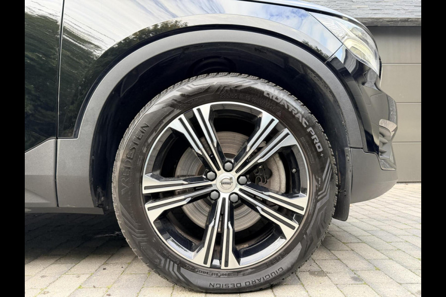 Volvo XC40 1.5 T5 Twin Engine Inscription Automaat | Leren bekleding | LED verlichting | Stoelverwarming | Getint glas | 19 inch lichtmetal Volvo XC40 1.5 T5 Twin Engine Inscription Automaat | Leren bekleding | LED verlichting | Stoelverwarming | Getint glas | 19 inch lichtmetal