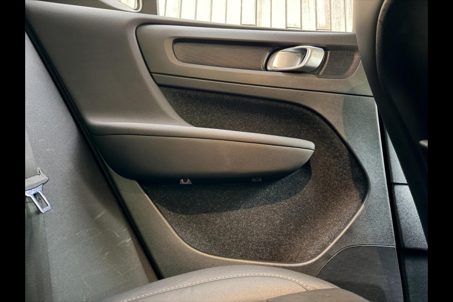 Volvo XC40 1.5 T5 Twin Engine Inscription Automaat | Leren bekleding | LED verlichting | Stoelverwarming | Getint glas | 19 inch lichtmetal Volvo XC40 1.5 T5 Twin Engine Inscription Automaat | Leren bekleding | LED verlichting | Stoelverwarming | Getint glas | 19 inch lichtmetal