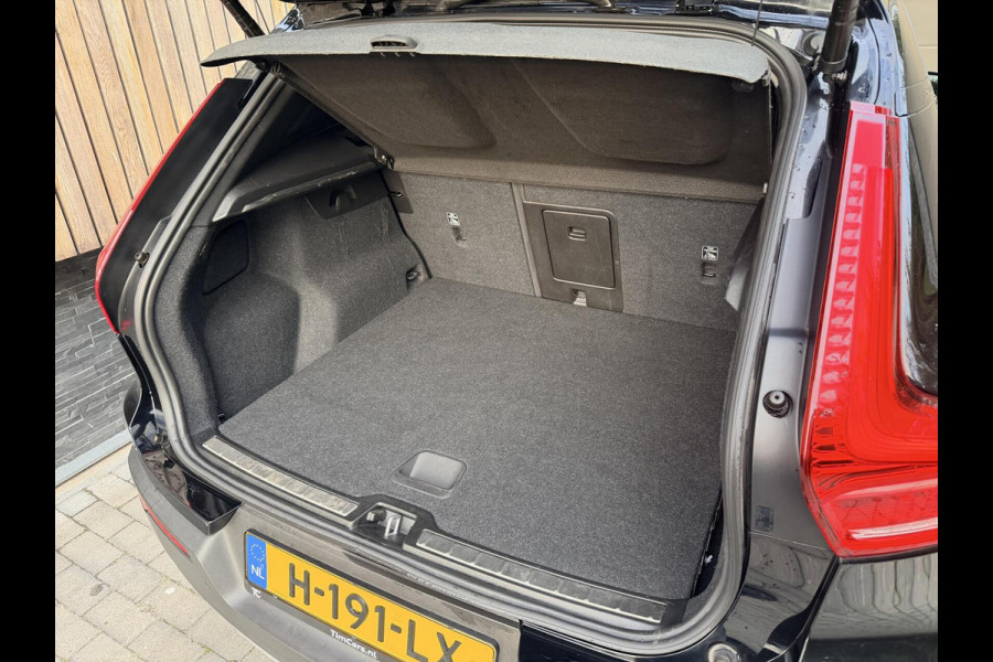 Volvo XC40 1.5 T5 Twin Engine Inscription Automaat | Leren bekleding | LED verlichting | Stoelverwarming | Getint glas | 19 inch lichtmetal Volvo XC40 1.5 T5 Twin Engine Inscription Automaat | Leren bekleding | LED verlichting | Stoelverwarming | Getint glas | 19 inch lichtmetal