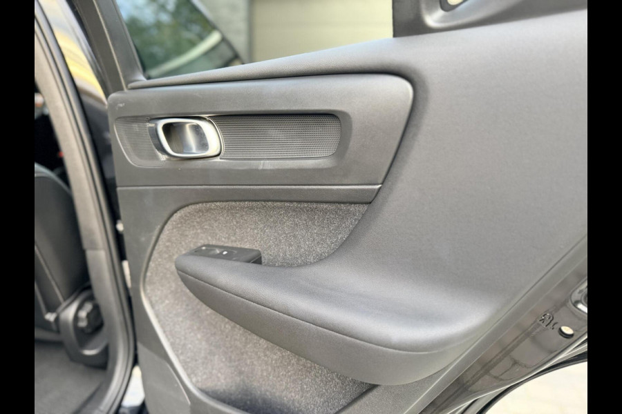 Volvo XC40 1.5 T5 Twin Engine Inscription Automaat | Leren bekleding | LED verlichting | Stoelverwarming | Getint glas | 19 inch lichtmetal Volvo XC40 1.5 T5 Twin Engine Inscription Automaat | Leren bekleding | LED verlichting | Stoelverwarming | Getint glas | 19 inch lichtmetal