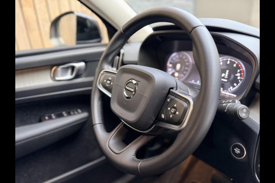Volvo XC40 1.5 T5 Twin Engine Inscription Automaat | Leren bekleding | LED verlichting | Stoelverwarming | Getint glas | 19 inch lichtmetal Volvo XC40 1.5 T5 Twin Engine Inscription Automaat | Leren bekleding | LED verlichting | Stoelverwarming | Getint glas | 19 inch lichtmetal