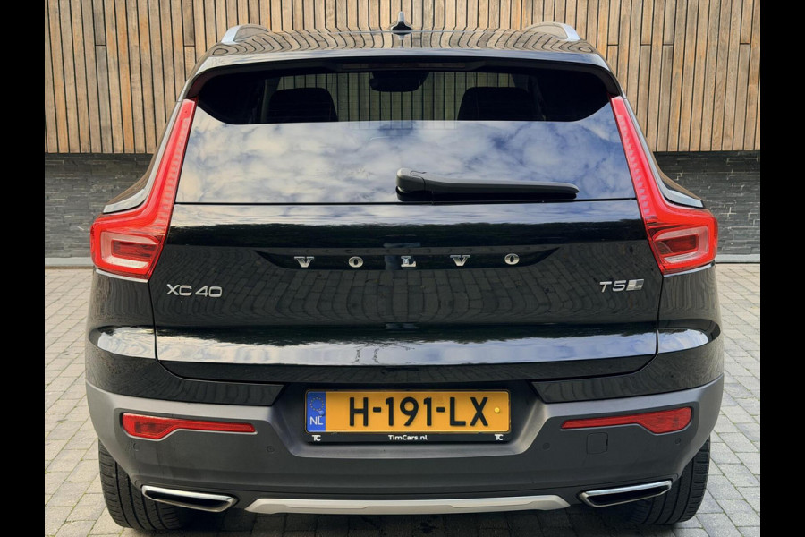 Volvo XC40 1.5 T5 Twin Engine Inscription Automaat | Leren bekleding | LED verlichting | Stoelverwarming | Getint glas | 19 inch lichtmetal Volvo XC40 1.5 T5 Twin Engine Inscription Automaat | Leren bekleding | LED verlichting | Stoelverwarming | Getint glas | 19 inch lichtmetal