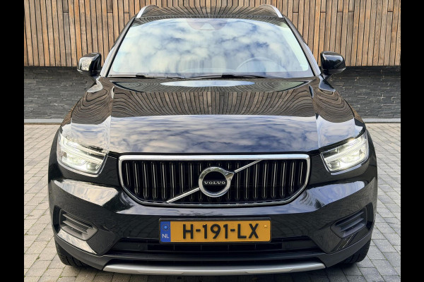 Volvo XC40 1.5 T5 Twin Engine Inscription Automaat | Leren bekleding | LED verlichting | Stoelverwarming | Getint glas | 19 inch lichtmetal Volvo XC40 1.5 T5 Twin Engine Inscription Automaat | Leren bekleding | LED verlichting | Stoelverwarming | Getint glas | 19 inch lichtmetal