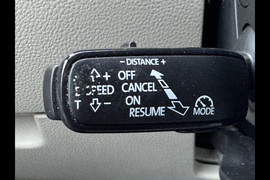 Škoda Superb Combi 1.8 TSI Style Business Automaat Adaptive cruise Climate control Leer/Alcantara Stoelverwarming Apple / Android Škoda Superb Combi 1.8 TSI Style Business Automaat Adaptive cruise Climate control Leer/Alcantara Stoelverwarming Apple / Android