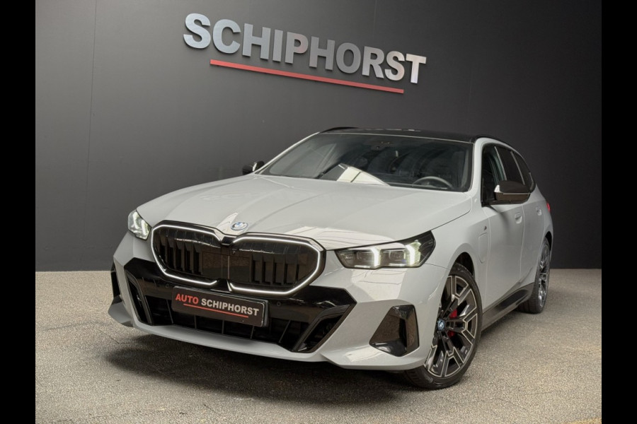 BMW 5 Serie 530e xDrive M-Sport 299pk Pro-20 inch trekhaak pano key-less BMW 5 Serie 530e xDrive M-Sport 299pk Pro-20 inch trekhaak pano key-less