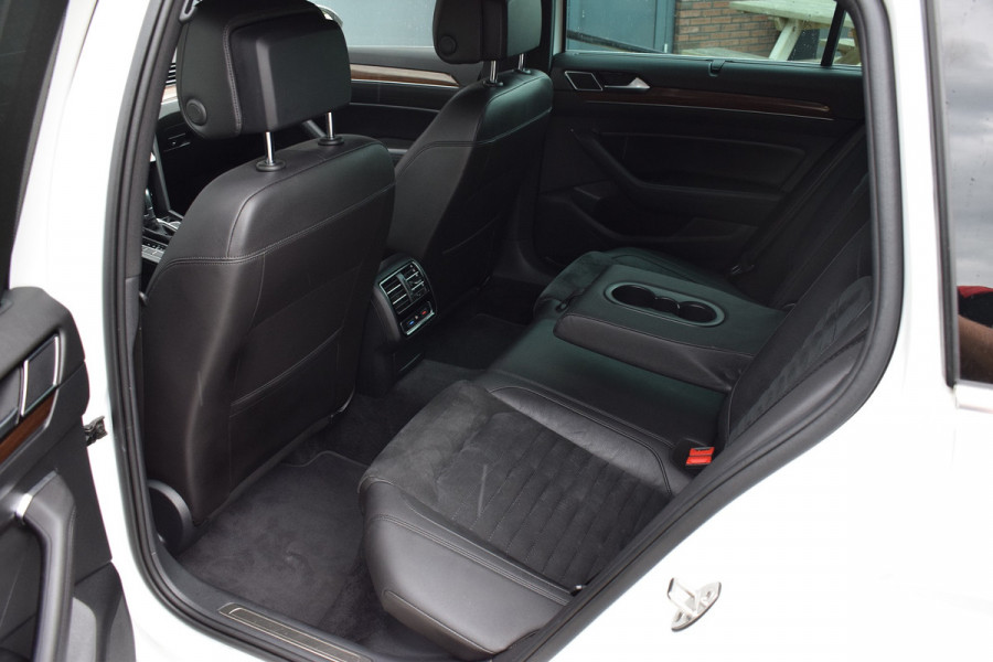 Volkswagen Passat 1.4 TSI 150pk DSG R-line | BTW | Virtual | Camera Volkswagen Passat 1.4 TSI 150pk DSG R-line | BTW | Virtual | Camera