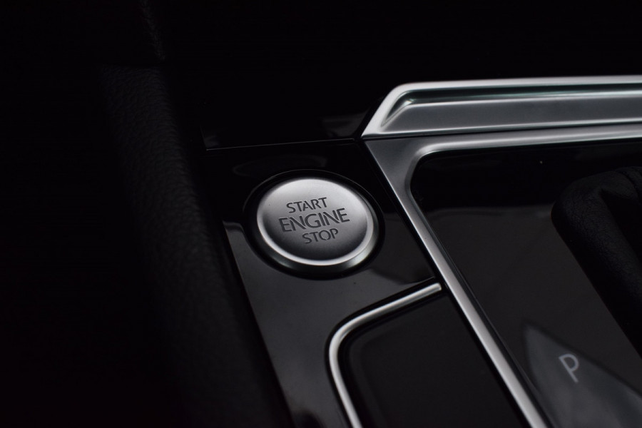 Volkswagen Passat 1.4 TSI 150pk DSG R-line | BTW | Virtual | Camera Volkswagen Passat 1.4 TSI 150pk DSG R-line | BTW | Virtual | Camera