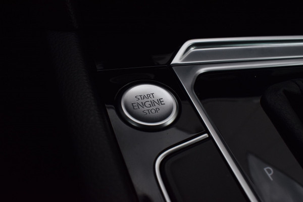 Volkswagen Passat 1.4 TSI 150pk DSG R-line | BTW | Virtual | Camera Volkswagen Passat 1.4 TSI 150pk DSG R-line | BTW | Virtual | Camera