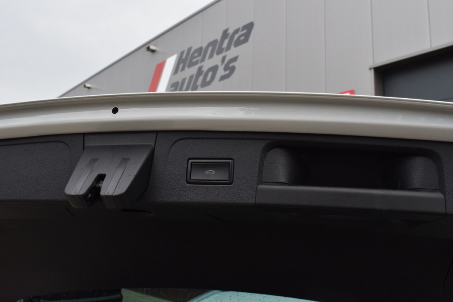 Volkswagen Passat 1.4 TSI 150pk DSG R-line | BTW | Virtual | Camera Volkswagen Passat 1.4 TSI 150pk DSG R-line | BTW | Virtual | Camera