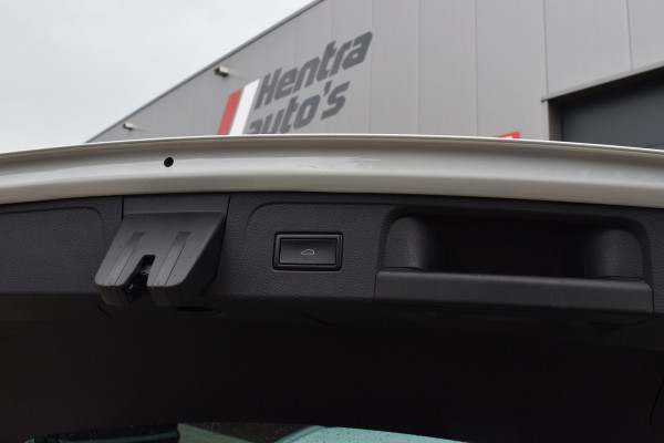 Volkswagen Passat 1.4 TSI 150pk DSG R-line | BTW | Virtual | Camera Volkswagen Passat 1.4 TSI 150pk DSG R-line | BTW | Virtual | Camera