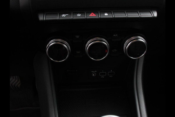 Renault Captur 1.0 TCe 90 Intens | Navigatie | Climate Control | Virtual Cockpit | Led | Parkeer sensoren | Cruise Control | Lichtmetalen velgen Renault Captur 1.0 TCe 90 Intens | Navigatie | Climate Control | Virtual Cockpit | Led | Parkeer sensoren | Cruise Control | Lichtmetalen velgen