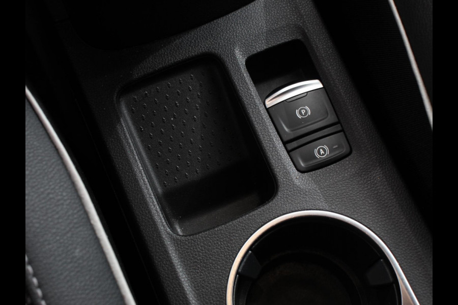 Renault Captur 1.0 TCe 90 Intens | Navigatie | Climate Control | Virtual Cockpit | Led | Parkeer sensoren | Cruise Control | Lichtmetalen velgen Renault Captur 1.0 TCe 90 Intens | Navigatie | Climate Control | Virtual Cockpit | Led | Parkeer sensoren | Cruise Control | Lichtmetalen velgen