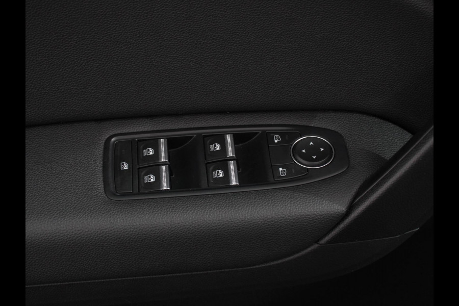 Renault Captur 1.0 TCe 90 Intens | Navigatie | Climate Control | Virtual Cockpit | Led | Parkeer sensoren | Cruise Control | Lichtmetalen velgen Renault Captur 1.0 TCe 90 Intens | Navigatie | Climate Control | Virtual Cockpit | Led | Parkeer sensoren | Cruise Control | Lichtmetalen velgen