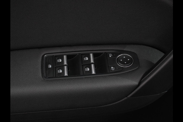 Renault Captur 1.0 TCe 90 Intens | Navigatie | Climate Control | Virtual Cockpit | Led | Parkeer sensoren | Cruise Control | Lichtmetalen velgen Renault Captur 1.0 TCe 90 Intens | Navigatie | Climate Control | Virtual Cockpit | Led | Parkeer sensoren | Cruise Control | Lichtmetalen velgen