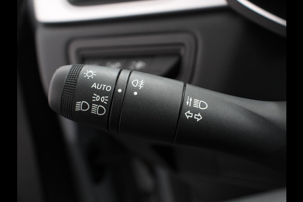 Renault Captur 1.0 TCe 90 Intens | Navigatie | Climate Control | Virtual Cockpit | Led | Parkeer sensoren | Cruise Control | Lichtmetalen velgen Renault Captur 1.0 TCe 90 Intens | Navigatie | Climate Control | Virtual Cockpit | Led | Parkeer sensoren | Cruise Control | Lichtmetalen velgen