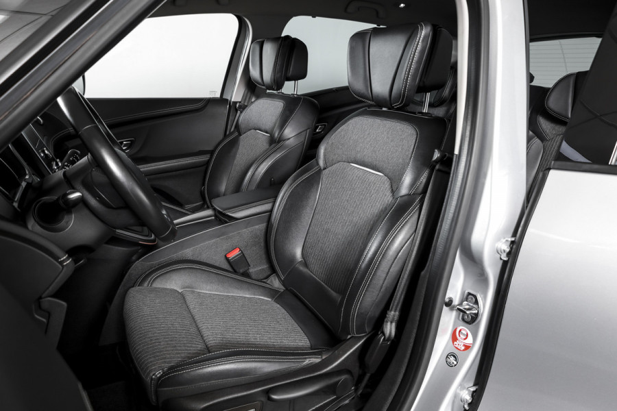 Renault Scénic 1.3 TCe Intens 140 PK - Automaat | Cruise | Stoelverw. | PDC | Camera | NAV + App. Connect | ECC | DAB | LM 20" | Trekhaak |