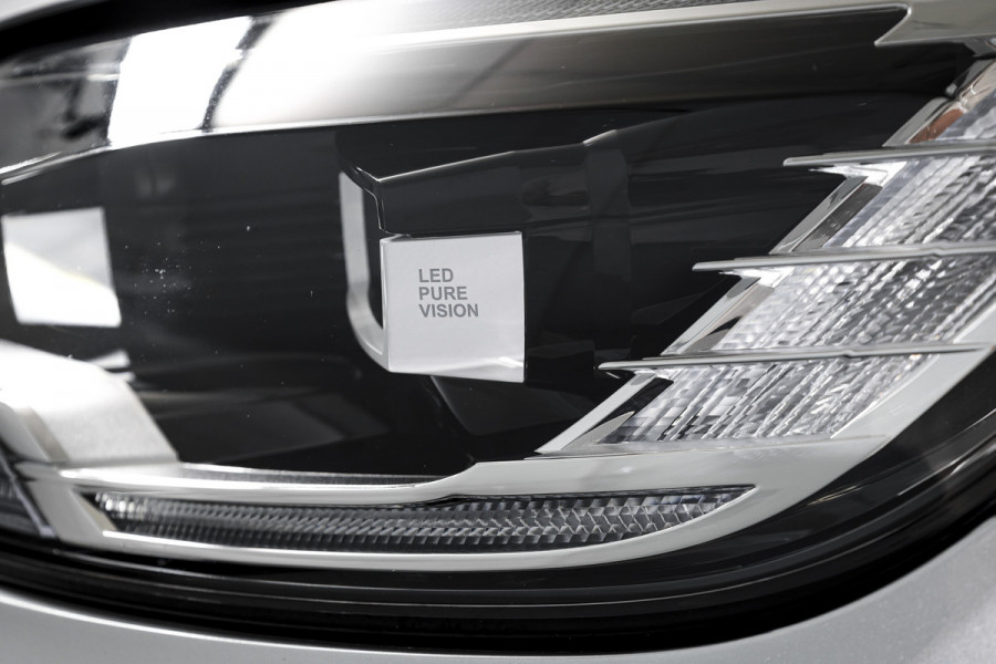 Renault Scénic 1.3 TCe Intens 140 PK - Automaat | Cruise | Stoelverw. | PDC | Camera | NAV + App. Connect | ECC | DAB | LM 20" | Trekhaak |