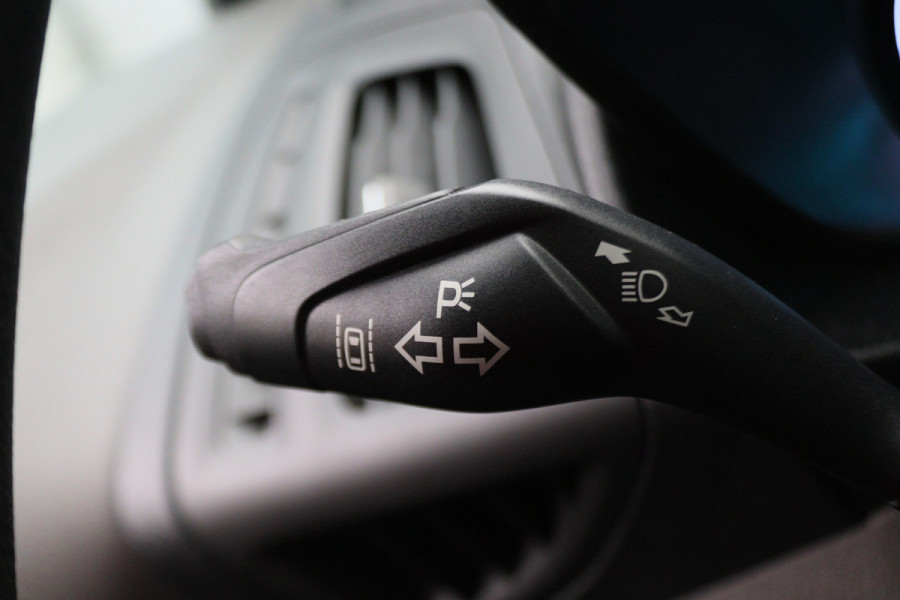 Ford Transit Connect 1.5 EcoBlue L2 Trend Camera, Apple Carplay, Adapt. Cruise, Trekhaak, PDC Ford Transit Connect 1.5 EcoBlue L2 Trend Camera, Apple Carplay, Adapt. Cruise, Trekhaak, PDC