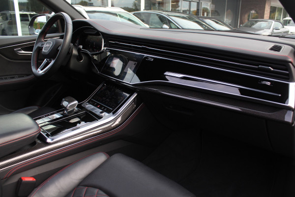 Audi Q8 55 TFSI quattro Pro Line S / Trekhaak / Panoramadak / Camera / Head-up / Luxe Leder / Carbon / 22'' / RS Seats / Keyless / Sfeerverlichting / Matrix LED / Stoelventilatie / Stuur+Stoelverwarming / DAB / ACC / Stoelm