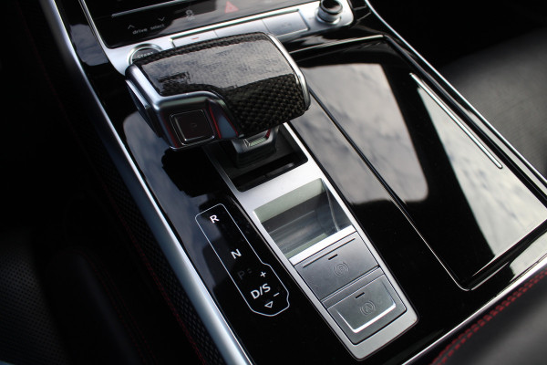Audi Q8 55 TFSI quattro Pro Line S / Trekhaak / Panoramadak / Camera / Head-up / Luxe Leder / Carbon / 22'' / RS Seats / Keyless / Sfeerverlichting / Matrix LED / Stoelventilatie / Stuur+Stoelverwarming / DAB / ACC / Stoelm