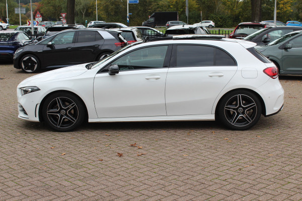 Mercedes-Benz A-Klasse 200 Business Solution AMG / Panoramadak / Camera / Leder&Alcantara / 18'' / Stoelverwarming / LED / DAB / Cruise Control Mercedes-Benz A-Klasse 200 Business Solution AMG / Panoramadak / Camera / Leder&Alcantara / 18'' / Stoelverwarming / LED / DAB / Cruise Control