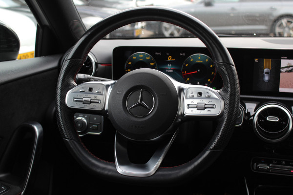Mercedes-Benz A-Klasse 200 Business Solution AMG / Panoramadak / Camera / Leder&Alcantara / 18'' / Stoelverwarming / LED / DAB / Cruise Control Mercedes-Benz A-Klasse 200 Business Solution AMG / Panoramadak / Camera / Leder&Alcantara / 18'' / Stoelverwarming / LED / DAB / Cruise Control