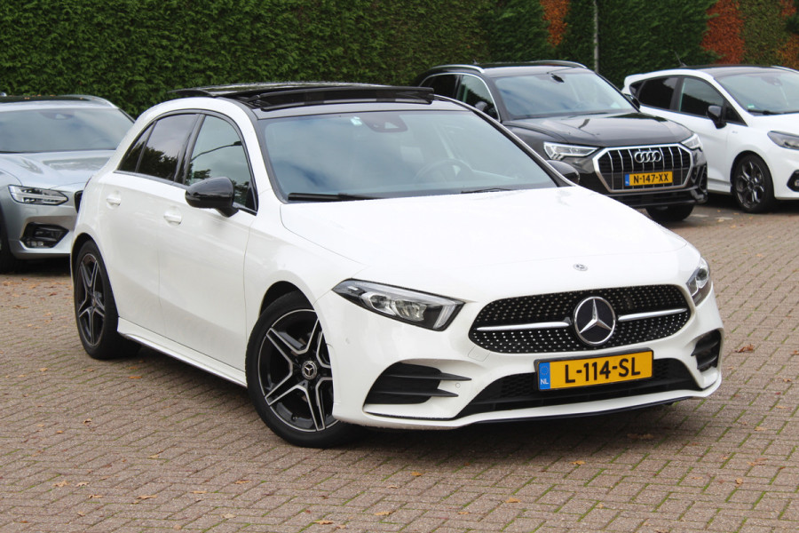 Mercedes-Benz A-Klasse 200 Business Solution AMG / Panoramadak / Camera / Leder&Alcantara / 18'' / Stoelverwarming / LED / DAB / Cruise Control Mercedes-Benz A-Klasse 200 Business Solution AMG / Panoramadak / Camera / Leder&Alcantara / 18'' / Stoelverwarming / LED / DAB / Cruise Control