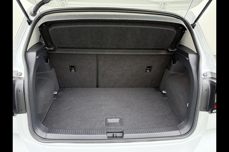 Volkswagen T-Cross 1.0 TSI Style R LINE ! | DODE HOEK DETECTIE | VIRTUAL DASH | STOELVERWARMING | NAVI | CLIMA | RIJKLAARPRIJS INCL. 12MND BOVAG GARANTIE | Volkswagen T-Cross 1.0 TSI Style R LINE ! | DODE HOEK DETECTIE | VIRTUAL DASH | STOELVERWARMING | NAVI | CLIMA | RIJKLAARPRIJS INCL. 12MND BOVAG GARANTIE |