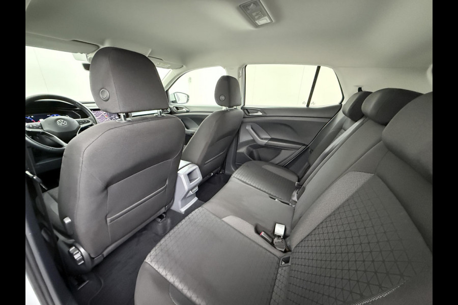 Volkswagen T-Cross 1.0 TSI Style R LINE ! | DODE HOEK DETECTIE | VIRTUAL DASH | STOELVERWARMING | NAVI | CLIMA | RIJKLAARPRIJS INCL. 12MND BOVAG GARANTIE | Volkswagen T-Cross 1.0 TSI Style R LINE ! | DODE HOEK DETECTIE | VIRTUAL DASH | STOELVERWARMING | NAVI | CLIMA | RIJKLAARPRIJS INCL. 12MND BOVAG GARANTIE |