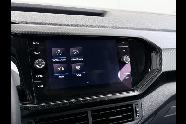 Volkswagen T-Cross 1.0 TSI Style R LINE ! | DODE HOEK DETECTIE | VIRTUAL DASH | STOELVERWARMING | NAVI | CLIMA | RIJKLAARPRIJS INCL. 12MND BOVAG GARANTIE | Volkswagen T-Cross 1.0 TSI Style R LINE ! | DODE HOEK DETECTIE | VIRTUAL DASH | STOELVERWARMING | NAVI | CLIMA | RIJKLAARPRIJS INCL. 12MND BOVAG GARANTIE |