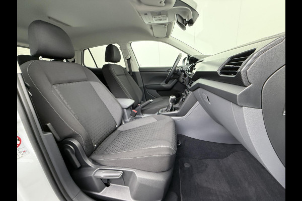 Volkswagen T-Cross 1.0 TSI Style R LINE ! | DODE HOEK DETECTIE | VIRTUAL DASH | STOELVERWARMING | NAVI | CLIMA | RIJKLAARPRIJS INCL. 12MND BOVAG GARANTIE | Volkswagen T-Cross 1.0 TSI Style R LINE ! | DODE HOEK DETECTIE | VIRTUAL DASH | STOELVERWARMING | NAVI | CLIMA | RIJKLAARPRIJS INCL. 12MND BOVAG GARANTIE |
