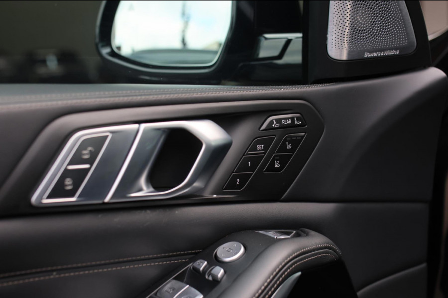 BMW X7 M50i *Sky Lounge*B&W Audio*Mansory*Massage*360 Camera*