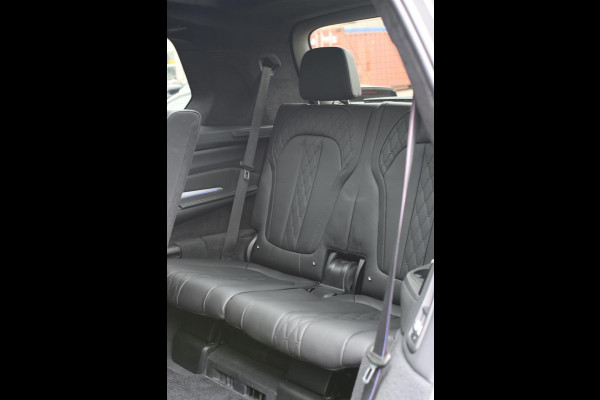 BMW X7 M50i *Sky Lounge*B&W Audio*Mansory*Massage*360 Camera*