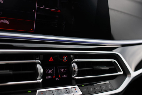 BMW X7 M50i *Sky Lounge*B&W Audio*Mansory*Massage*360 Camera*